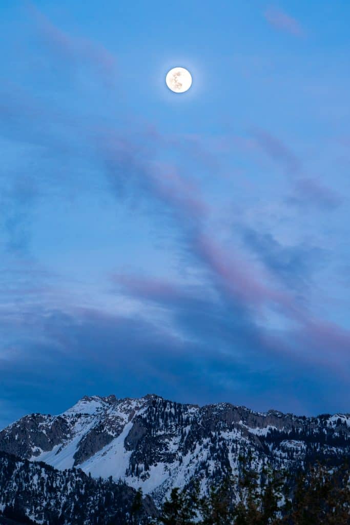 salt-lake-city-utah-moon-mountains Elopement photos with the stars