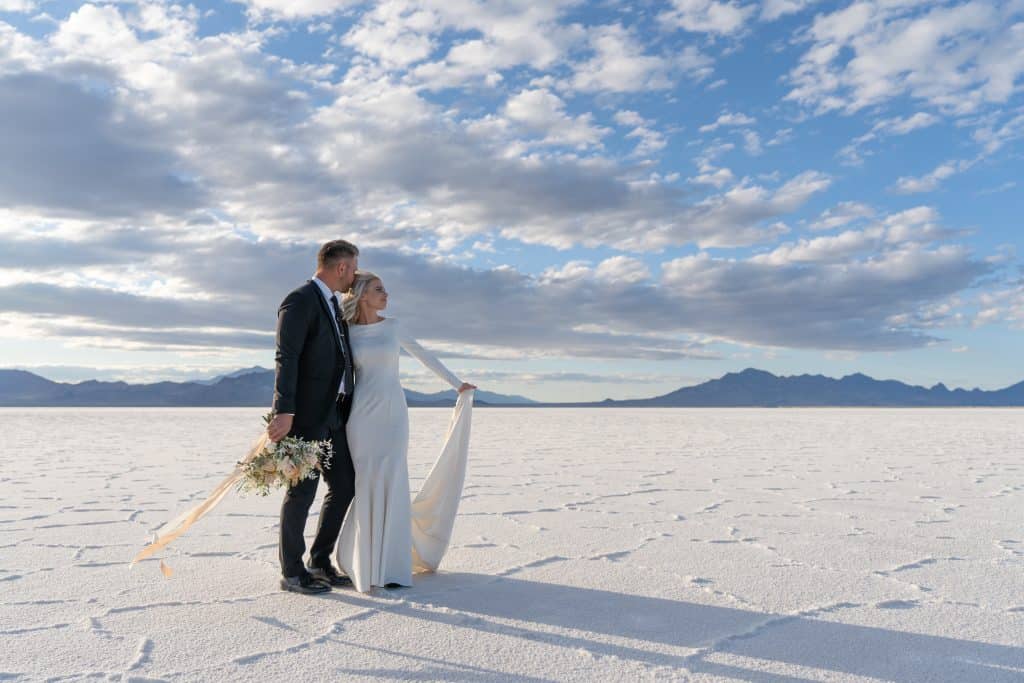 bonneville-salt-flats-utah-elopement-inspiration