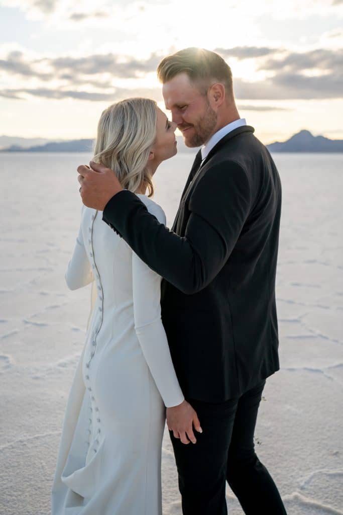 bonneville-salt-flats-utah-elopement-inspiration