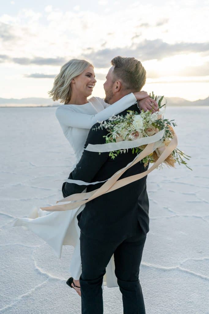 bonneville-salt-flats-utah-elopement-inspiration