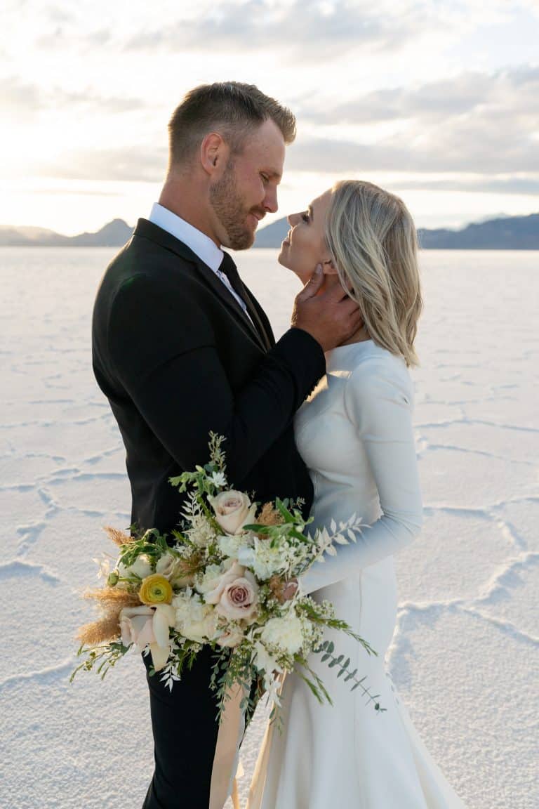 bonneville-salt-flats-utah-elopement-inspiration