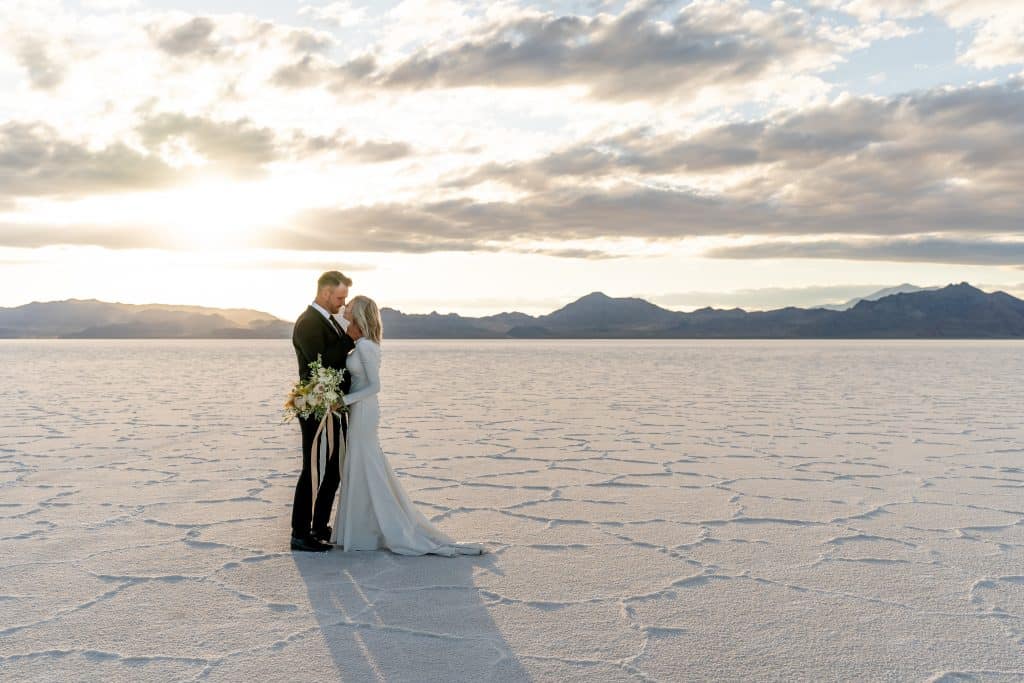 bonneville-salt-flats-utah-elopement-inspiration