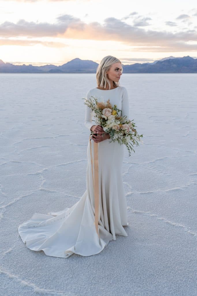 bonneville-salt-flats-utah-elopement-inspiration