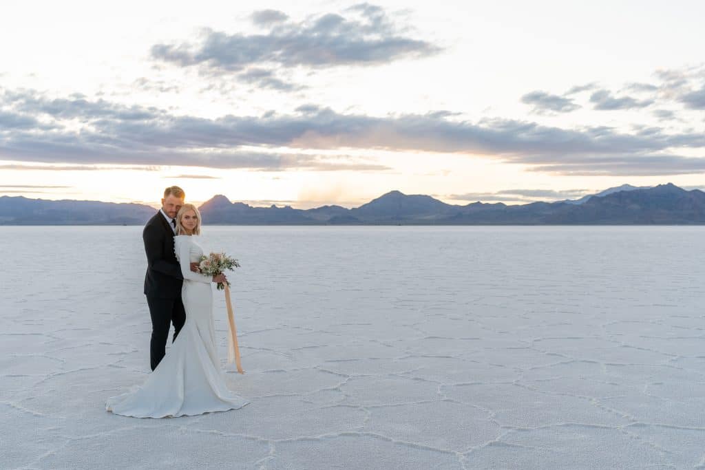 bonneville-salt-flats-utah-elopement-inspiration