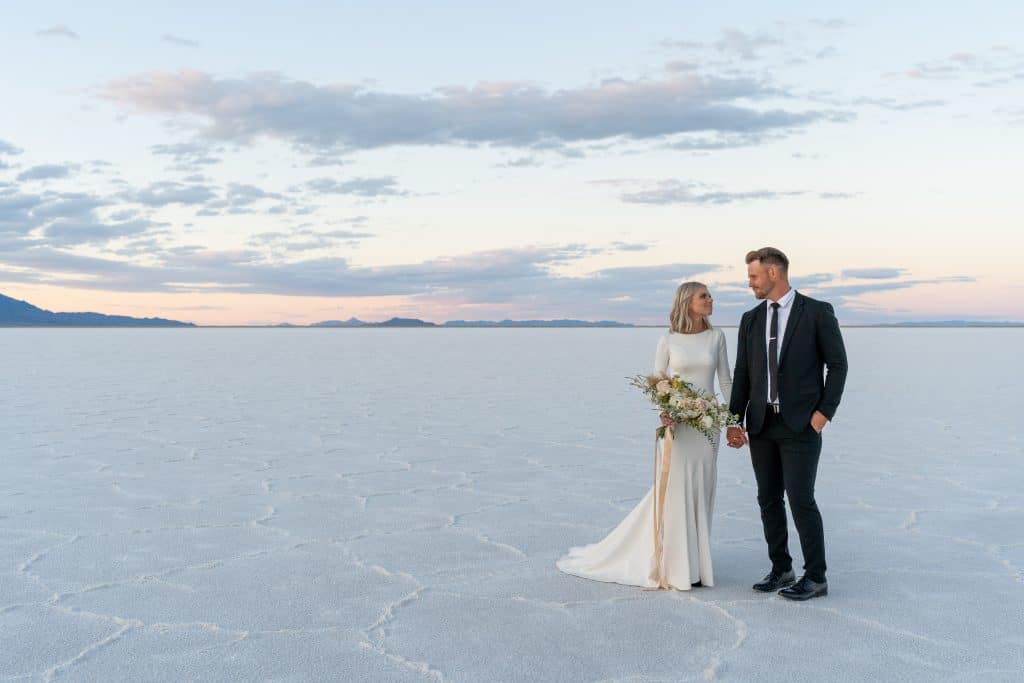 bonneville-salt-flats-utah-elopement-inspiration