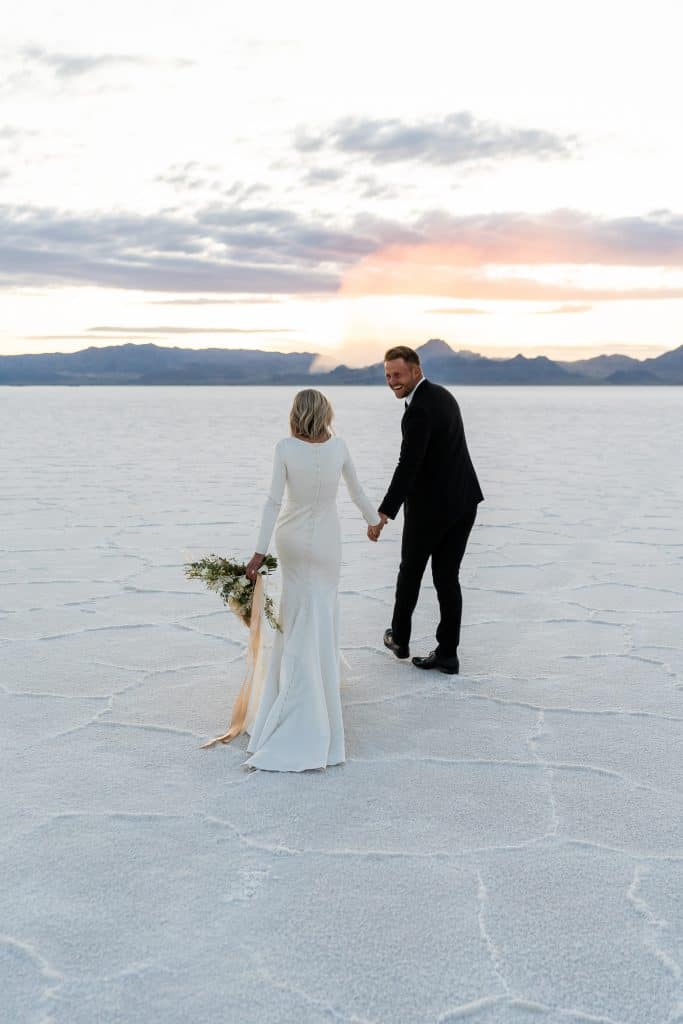 bonneville-salt-flats-utah-elopement-inspiration