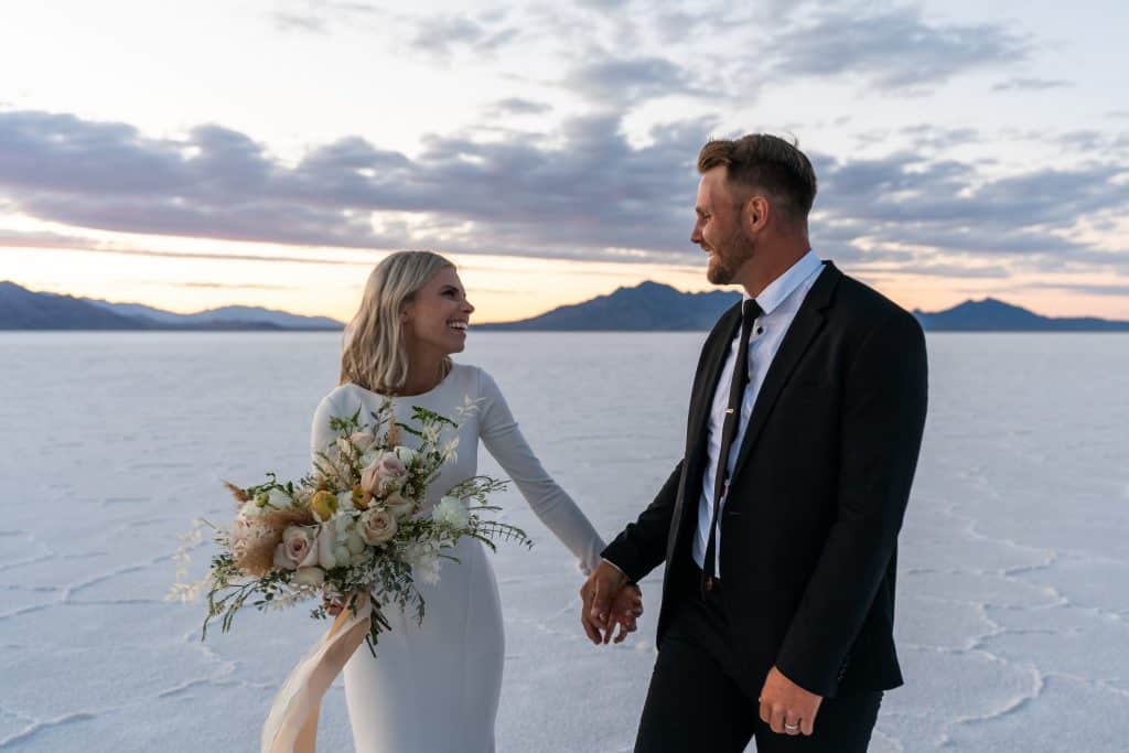 bonneville-salt-flats-utah-elopement-inspiration