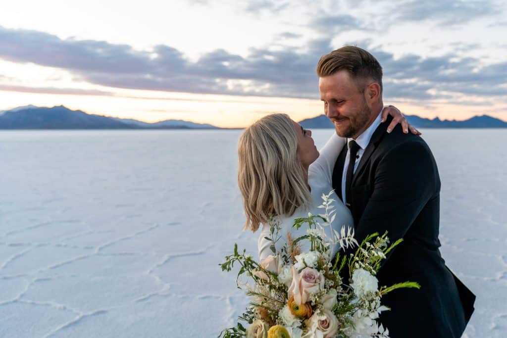 bonneville-salt-flats-utah-elopement-inspiration