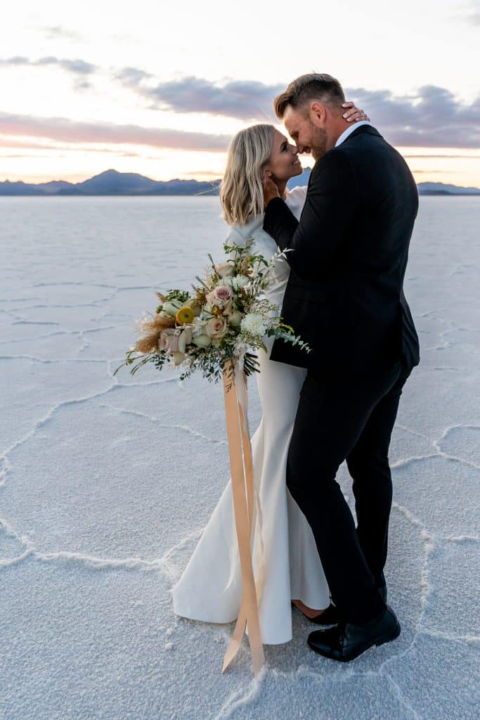 bonneville-salt-flats-utah-elopement-inspiration