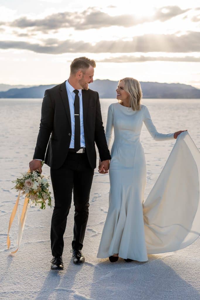 bonneville-salt-flats-utah-elopement-inspiration