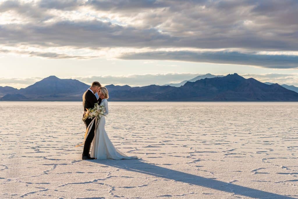 bonneville-salt-flats-utah-elopement-inspiration