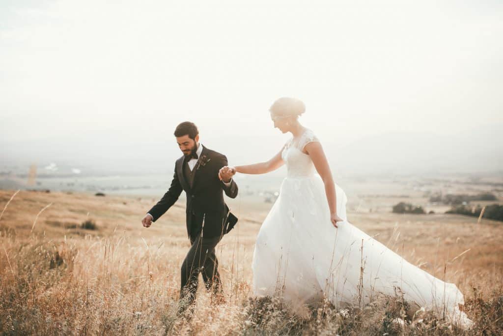 montana-mountain-elopement-hike-holding-hands