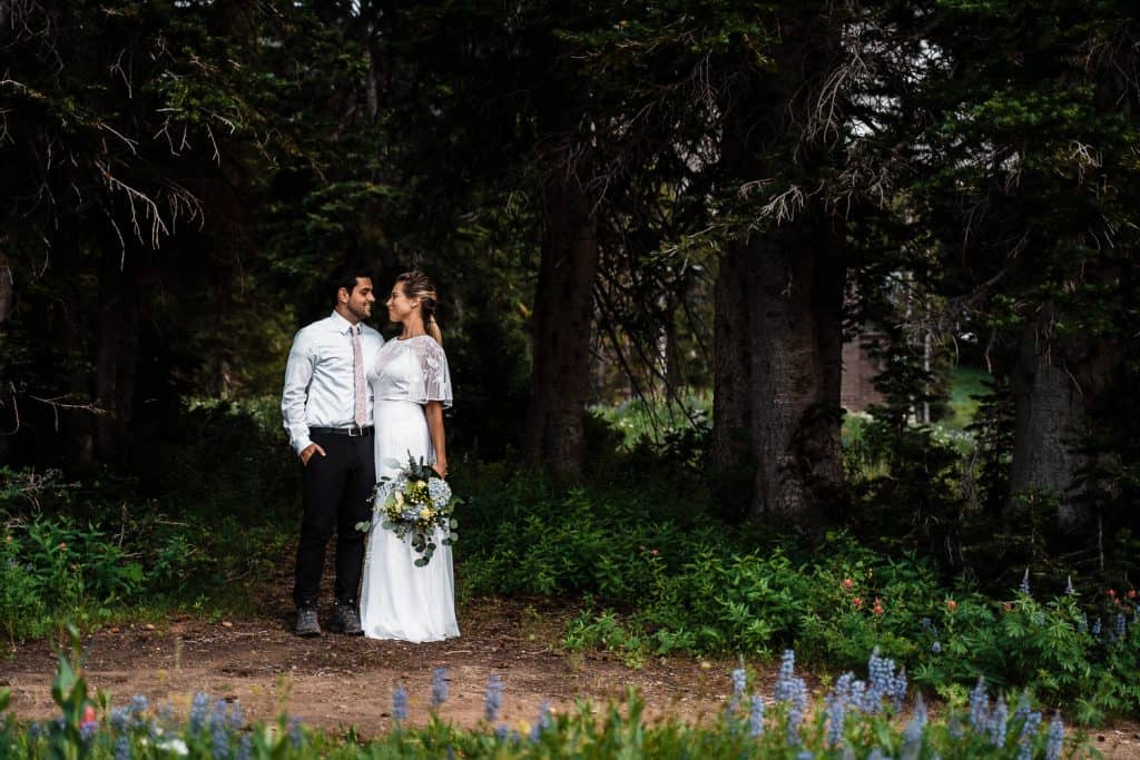 wildflowers-cecret-lake-adventure-elopement-utah