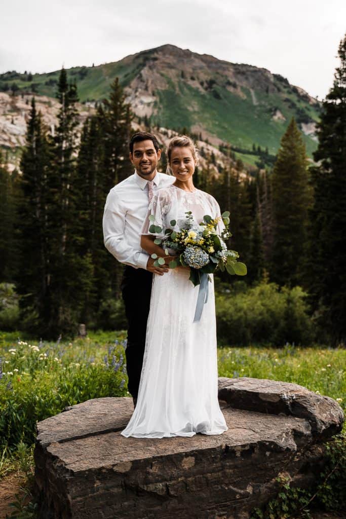 wildflowers-cecret-lake-adventure-elopement-utah