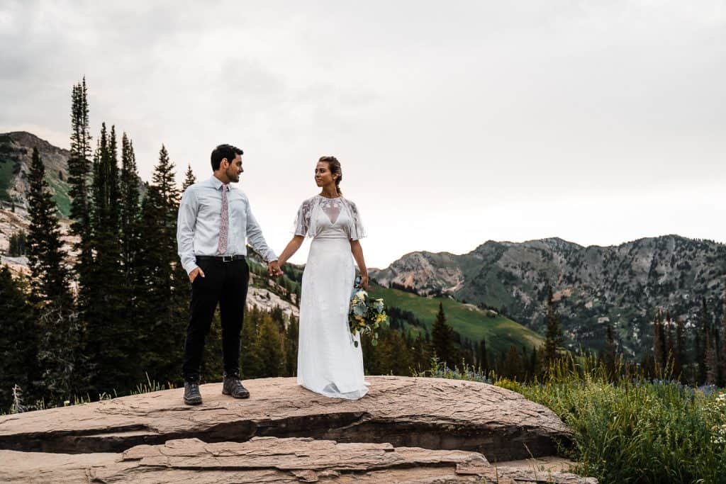 wildflowers-cecret-lake-adventure-elopement-utah