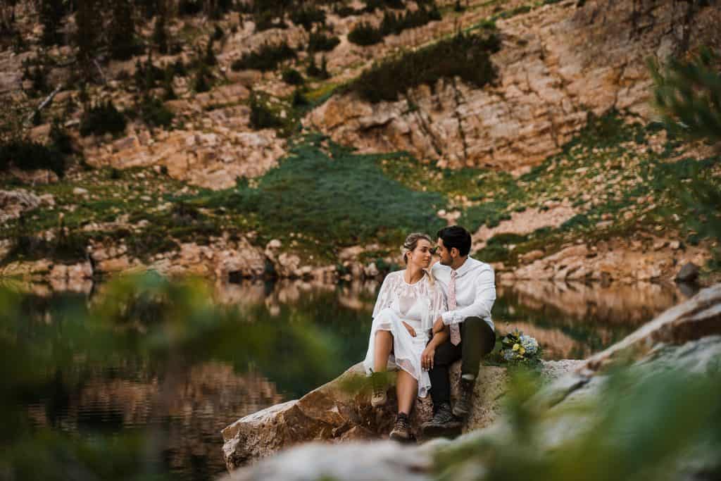 wildflowers-cecret-lake-adventure-elopement-utah