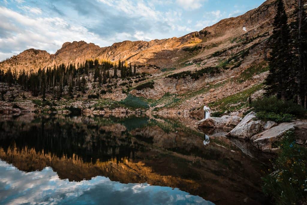 wildflowers-cecret-lake-adventure-elopement-utah