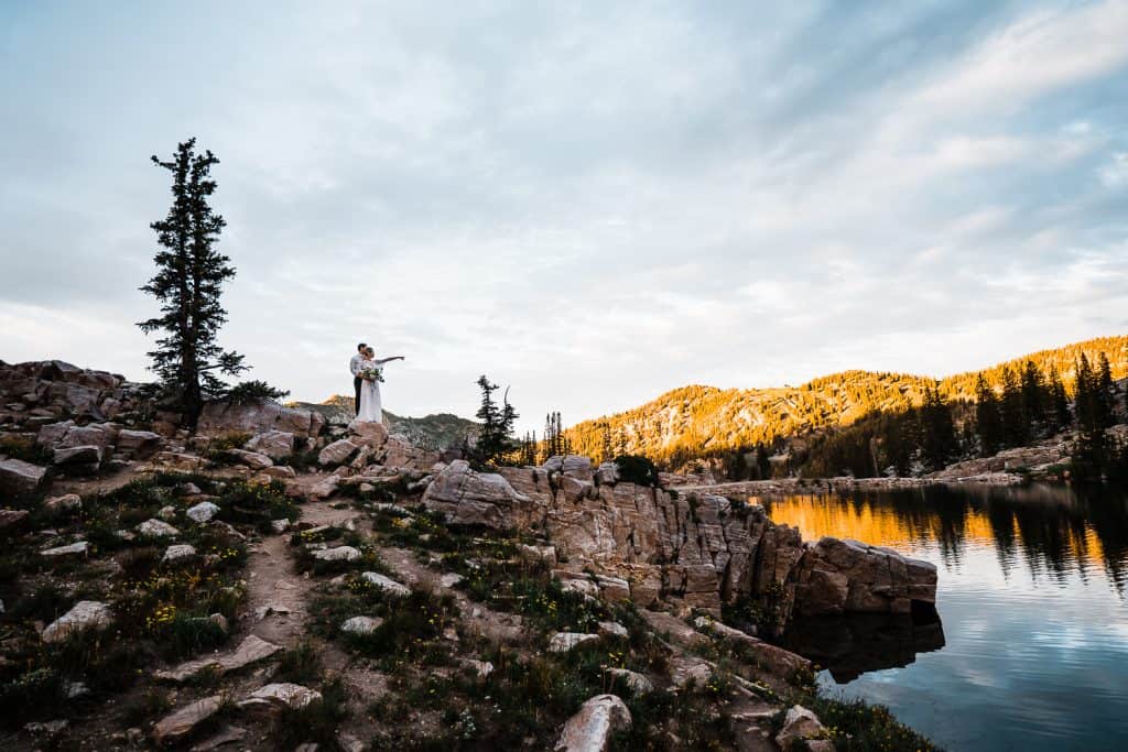 wildflowers-cecret-lake-adventure-elopement-utah