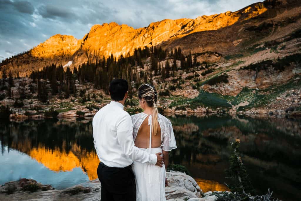 wildflowers-cecret-lake-adventure-elopement-utah