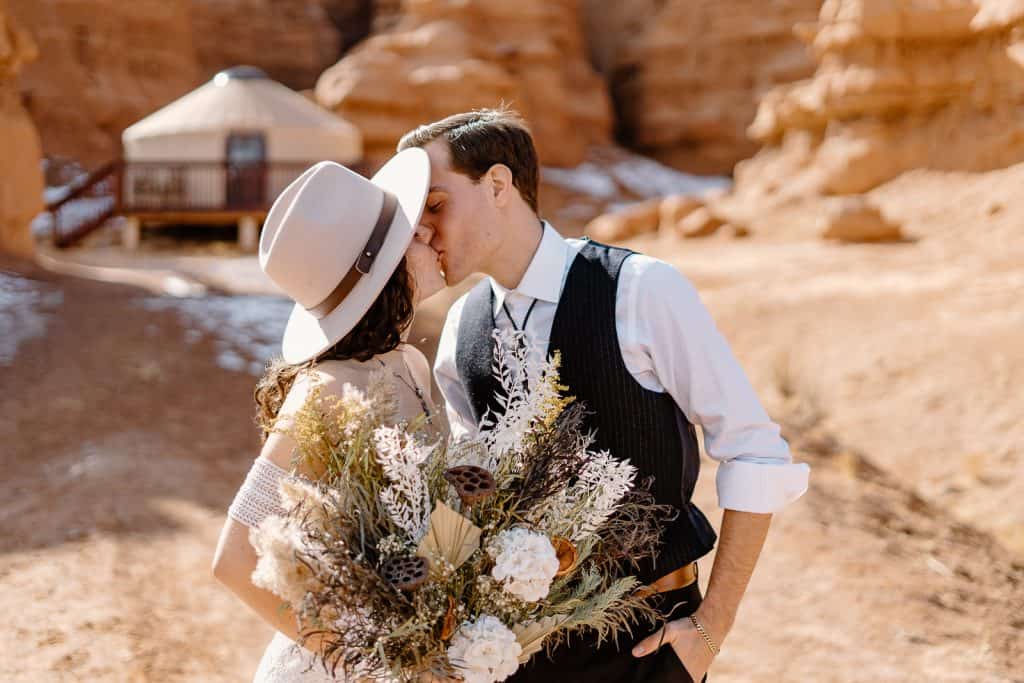 goblin-valley-elopement-utah