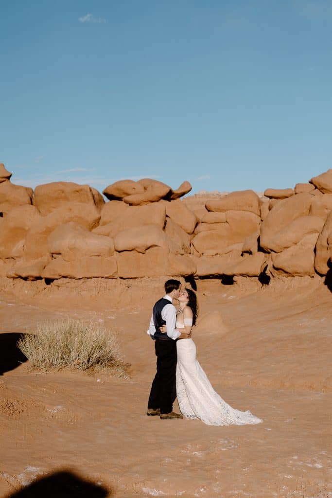 goblin-valley-elopement-utah