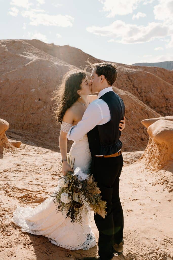 goblin-valley-elopement-utah