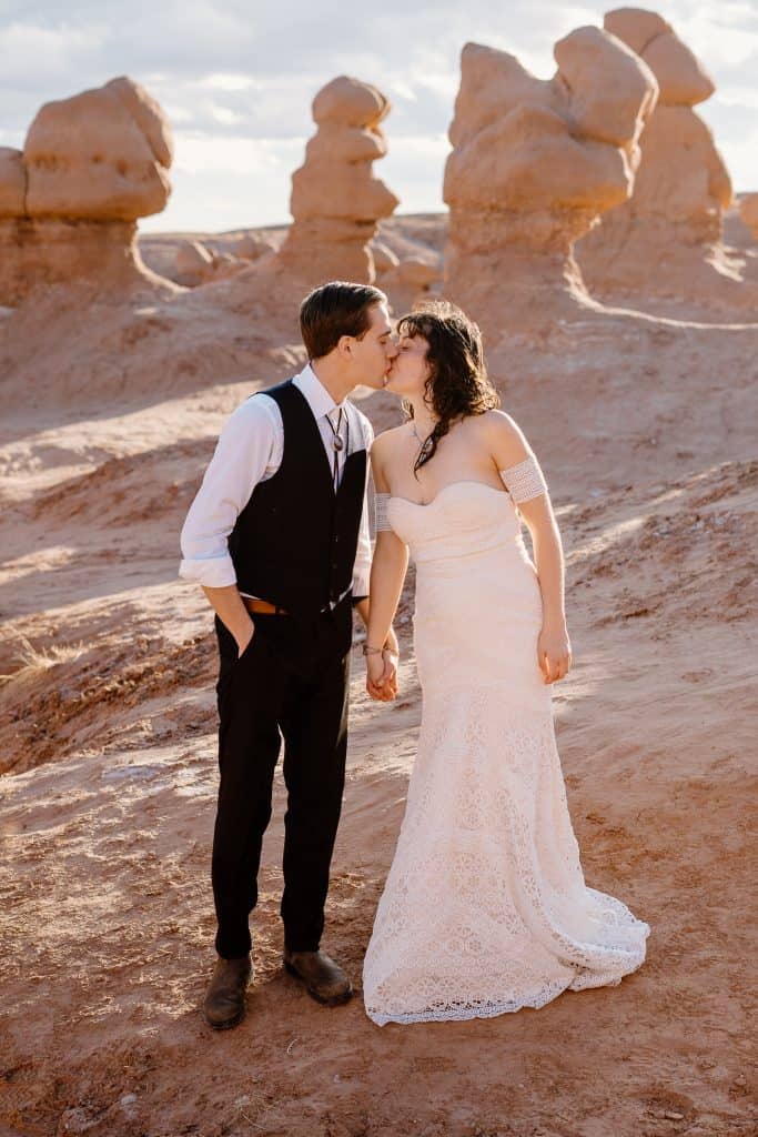 goblin-valley-elopement-utah