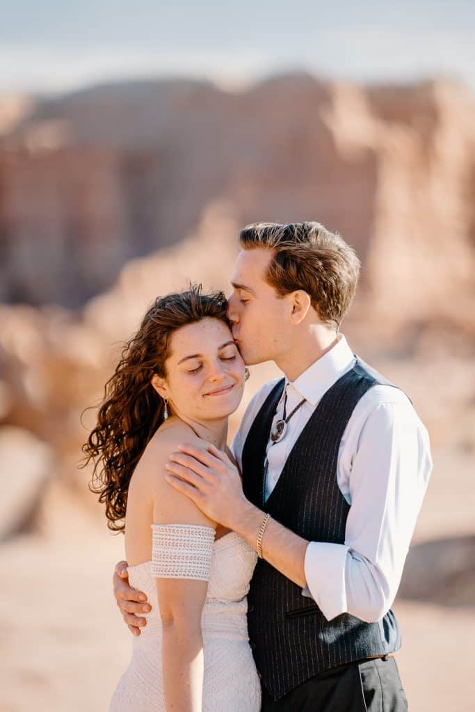 goblin-valley-elopement-utah