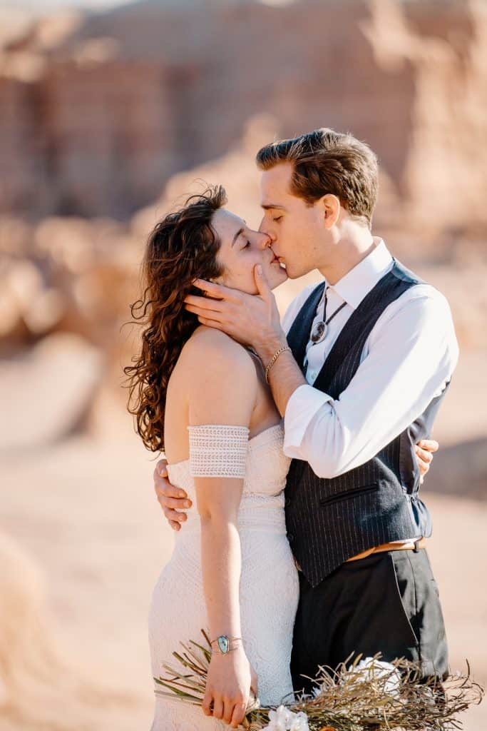 goblin-valley-elopement-utah