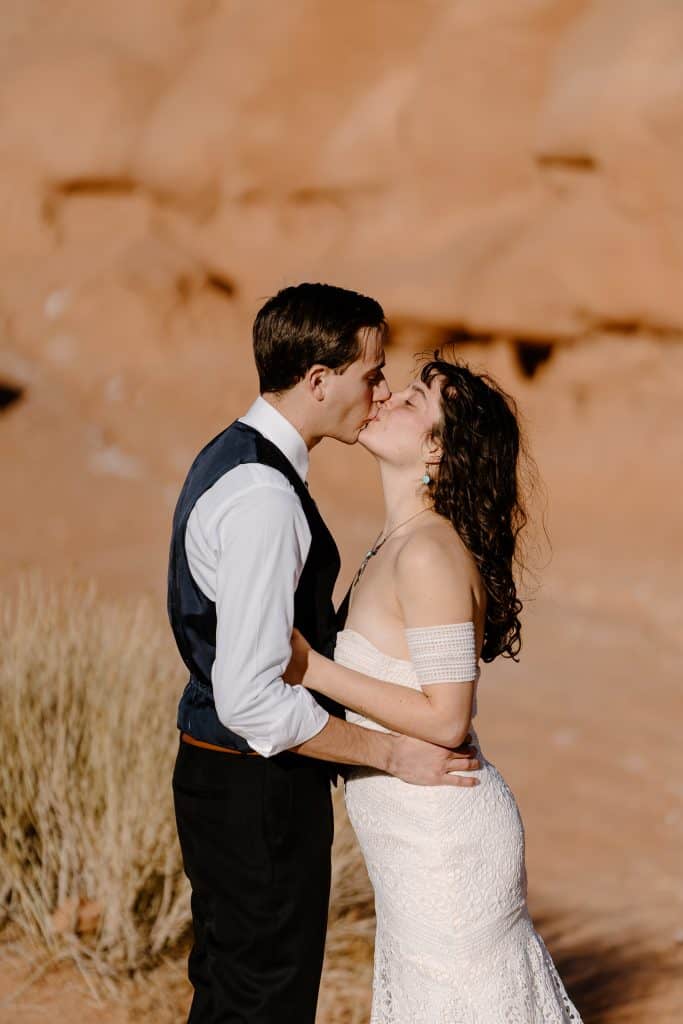 goblin-valley-elopement-utah
