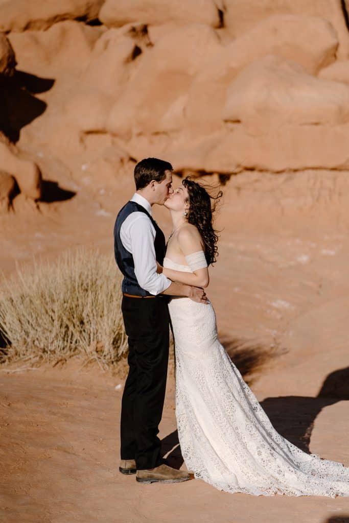 goblin-valley-elopement-utah