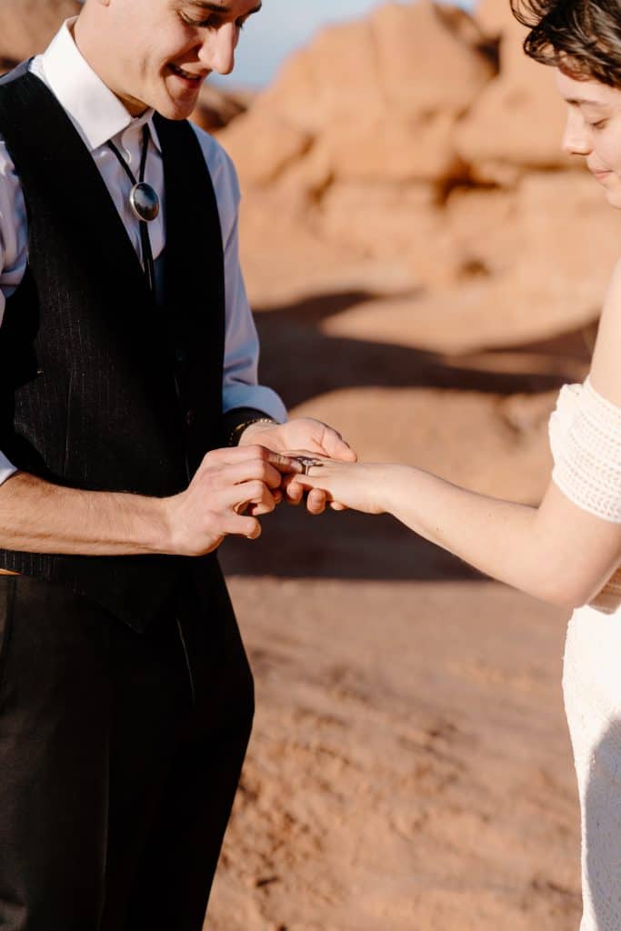 goblin-valley-elopement-utah