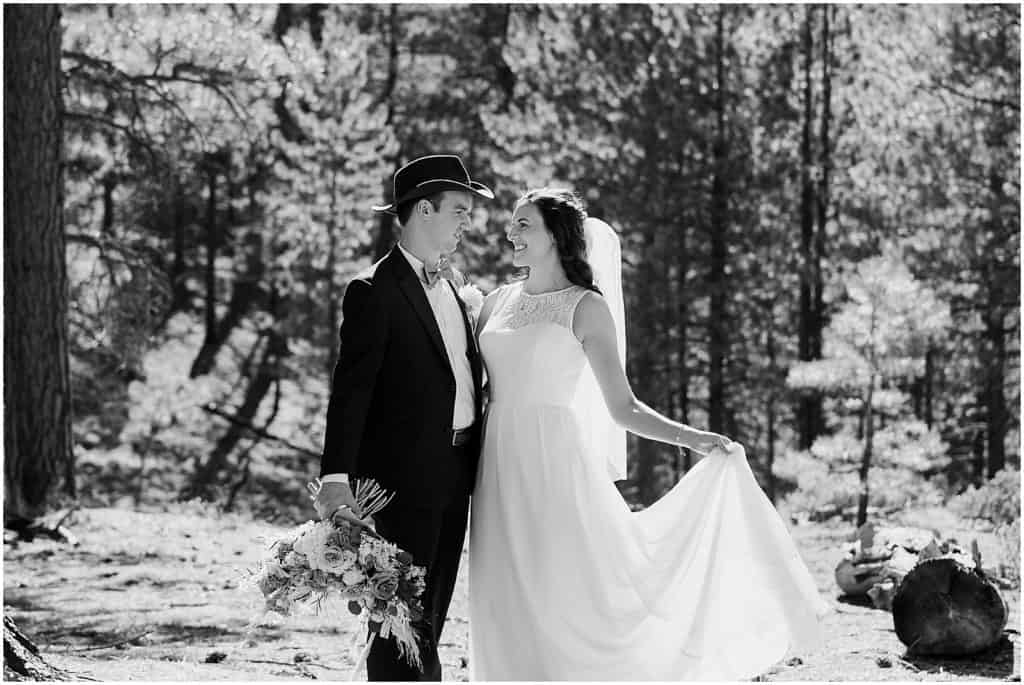 Bryce Canyon Elopement in the fairylands trail in black and white