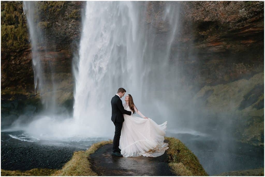 Elope in Iceland